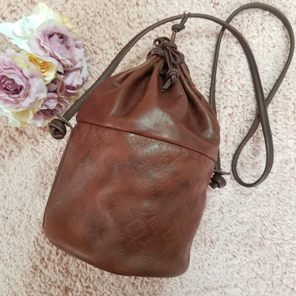 Pendleton Handbags - Pendelton Southwestern Leather Bucket Crossbody